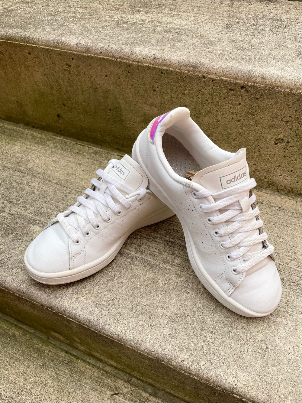 Adidas Women’s White Leather Low-Top Sneakers Size US 7 EUR 38 CM 24 - Picture 5 of 7